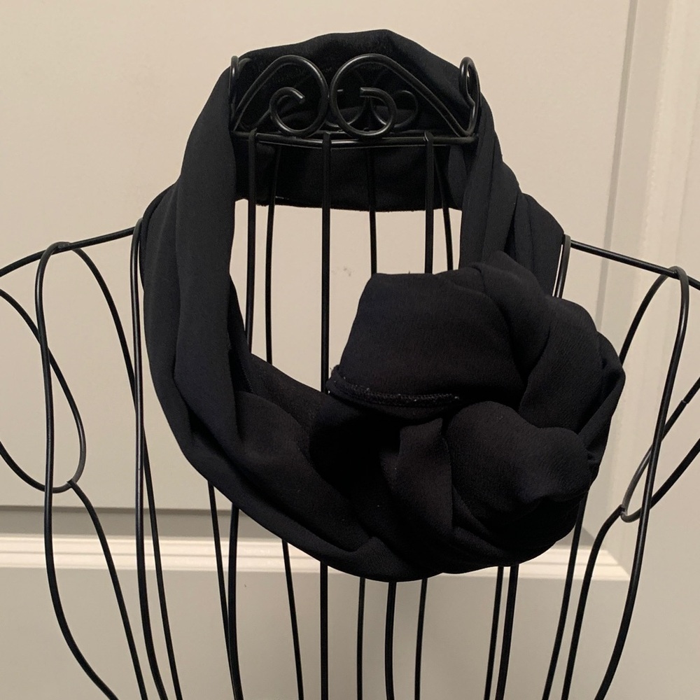 Elegant Black Scarf